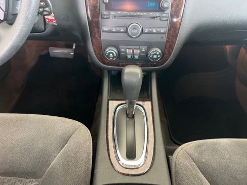 Used 2016 Chevrolet Impala LT image 19