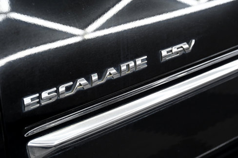 Used 2011 Cadillac Escalade ESV Luxury image 10