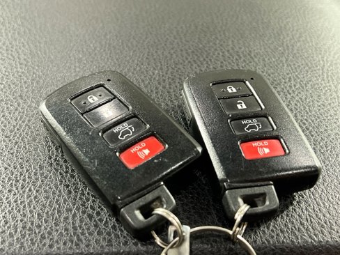 Used 2015 Toyota RAV4 Limited image 28