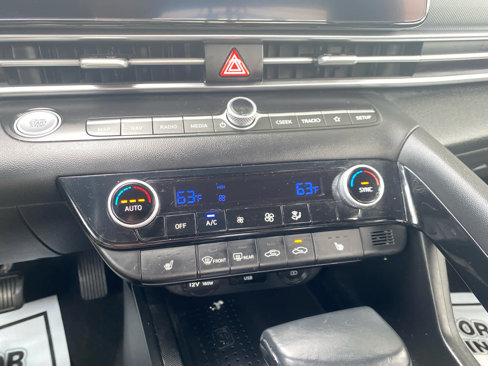 Certified 2023 Hyundai Elantra SEL w/ Convenience Package image 16