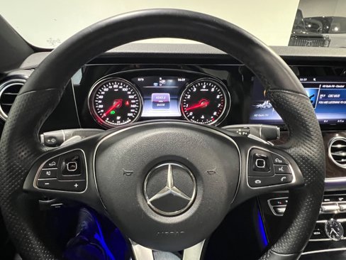 Used 2017 Mercedes-Benz E 300 4MATIC image 27