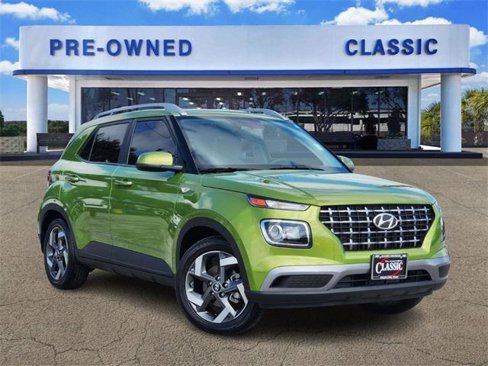 Used 2024 Hyundai Venue SEL image 1