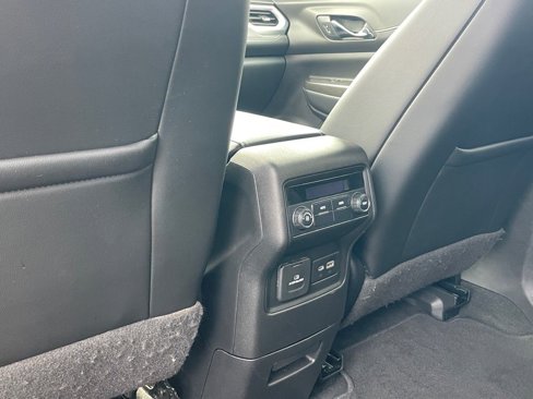 Used 2020 GMC Acadia SLT w/ Driver Alert Package II image 23