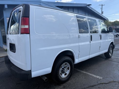 Used 2008 Chevrolet Express 2500 image 5