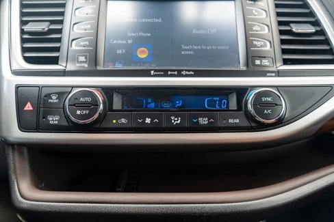 Used 2017 Toyota Highlander Limited Platinum image 28