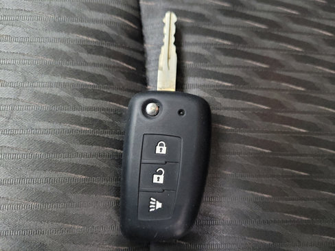 Used 2017 Nissan Rogue S image 32