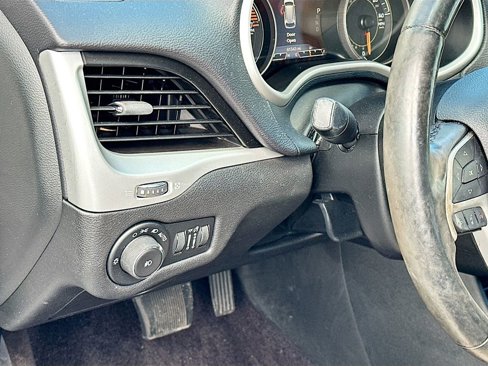 Used 2017 Jeep Cherokee Limited image 11