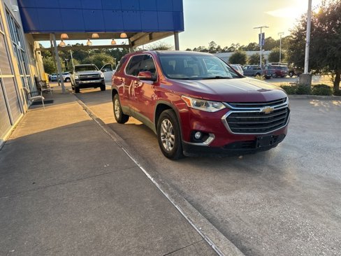 Used 2021 Chevrolet Traverse LT image 2