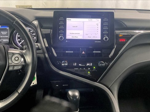 Used 2023 Toyota Camry SE image 18