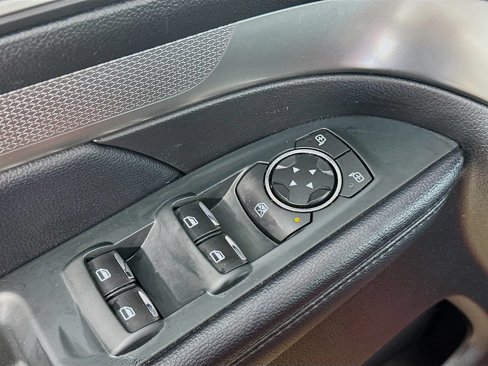 Used 2018 Ford Explorer XLT w/ Equipment Group 202A image 18