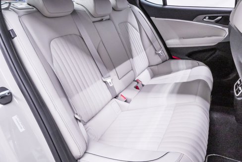 Certified 2025 Genesis G70 2.5T w/ Sport Prestige Package image 12