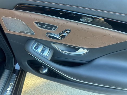 Used 2020 Mercedes-Benz S 560 4MATIC Sedan image 20