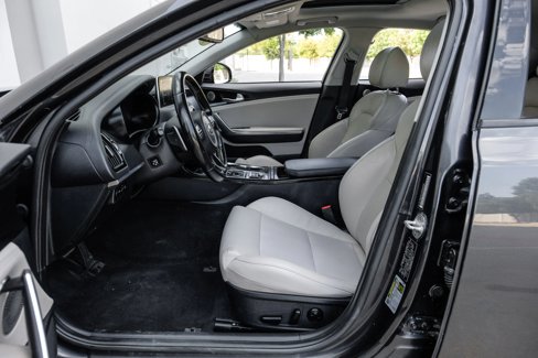 Used 2019 Kia Stinger Premium image 17