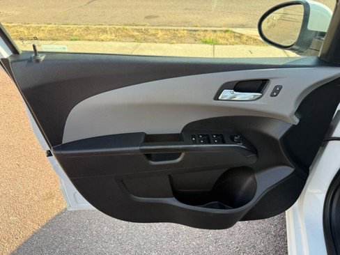 Used 2014 Chevrolet Sonic LT image 10