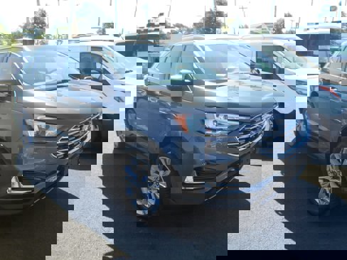 Used 2019 Ford Edge Titanium image 3