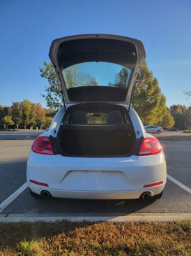 Used 2013 Volkswagen Beetle 2.0T image 8