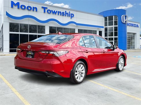 Used 2023 Toyota Camry LE image 6