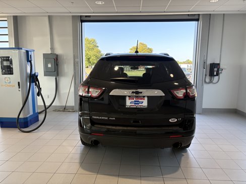 Used 2017 Chevrolet Traverse LT image 4