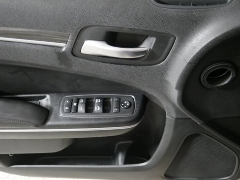 Used 2018 Chrysler 300 Touring image 19