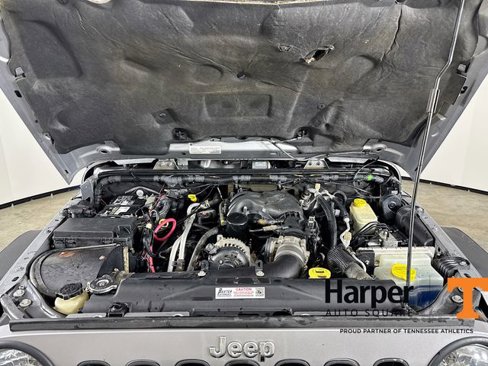 Used 2016 Jeep Wrangler Unlimited Sahara w/ Dual Top Group image 30