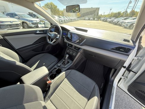 Certified 2022 Volkswagen Taos SE image 25
