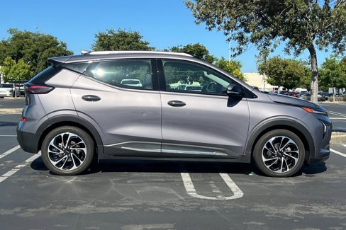 Certified 2022 Chevrolet Bolt EUV Premier w/ Sun & Sound Package image 3