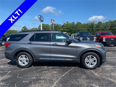 Used 2024 Ford Explorer XLT w/ Equipment Group 202A image 16