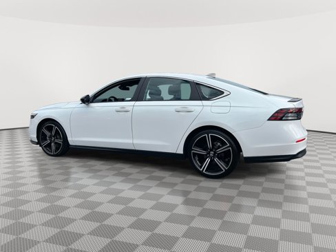 Used 2024 Honda Accord Sport image 4