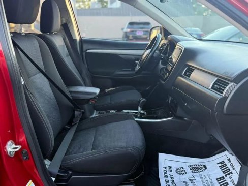 Used 2018 Mitsubishi Outlander SEL image 10