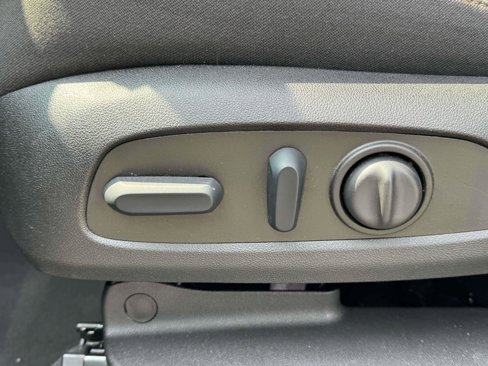 Used 2023 Chevrolet Equinox LT image 17