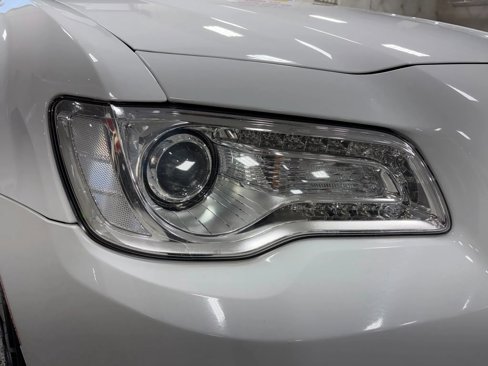 Used 2019 Chrysler 300 Limited image 6