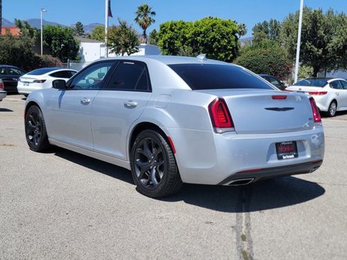 Certified 2022 Chrysler 300 Touring w/ Sport Appearance Package image 6