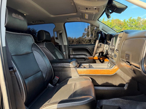 Used 2018 Chevrolet Silverado 2500 High Country w/ Duramax Plus Package image 23