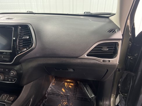Used 2019 Jeep Cherokee Limited w/ Luxury Group image 23