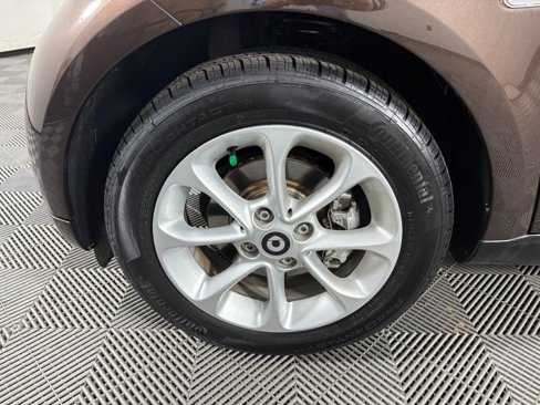 Used 2018 smart fortwo electric drive image 11