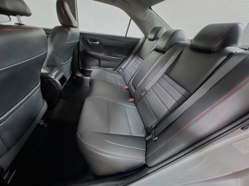 Used 2017 Toyota Camry SE image 28