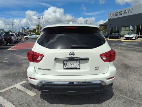 Used 2020 Nissan Pathfinder SV image 6