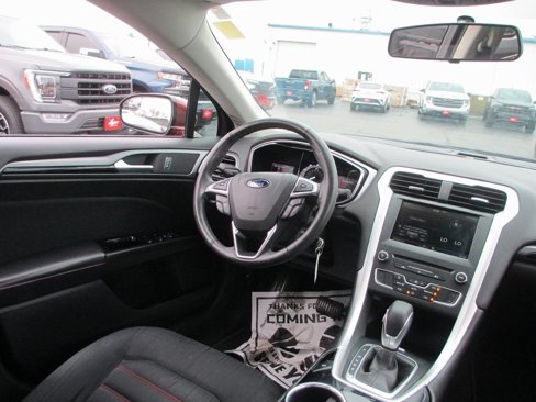 Used 2016 Ford Fusion SE image 18