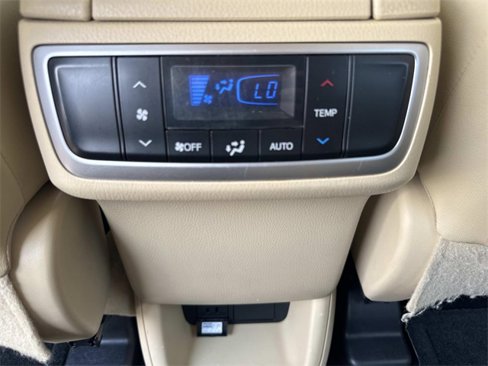 Used 2014 Toyota Highlander Limited image 17