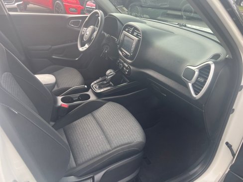 Used 2021 Kia Soul S image 16