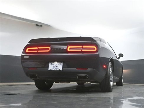 Used 2019 Dodge Challenger SXT image 33