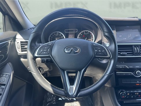 Used 2019 INFINITI QX30 image 12