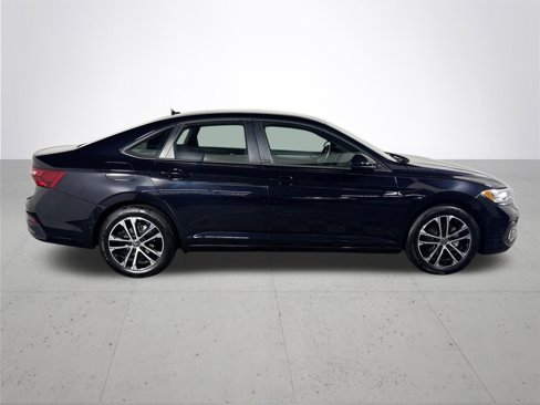 Certified 2024 Volkswagen Jetta Sport image 6