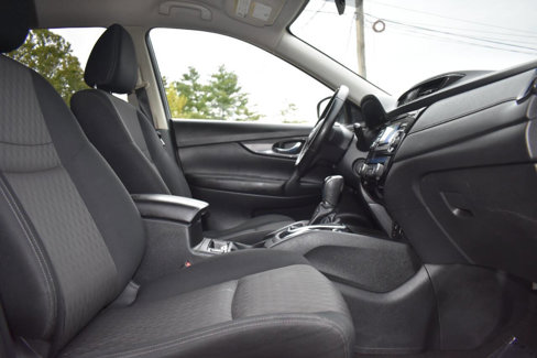 Used 2017 Nissan Rogue SV image 63