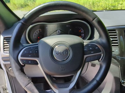 Used 2021 Jeep Grand Cherokee Laredo X image 8