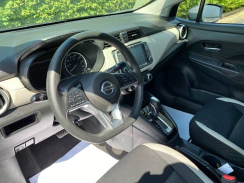 Used 2021 Nissan Versa SV image 5