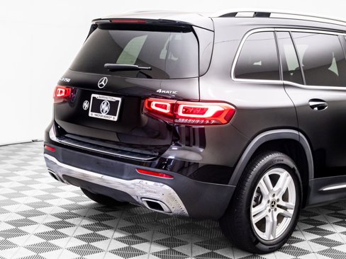 Used 2023 Mercedes-Benz GLB 250 4MATIC w/ Premium Package image 33