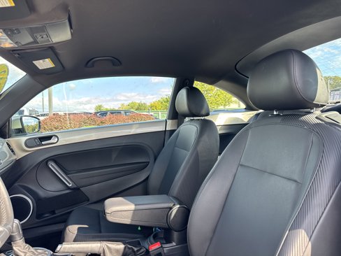 Used 2013 Volkswagen Beetle 2.5 image 24