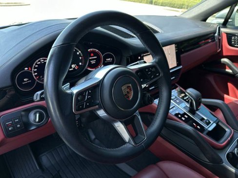Certified 2023 Porsche Cayenne Coupe image 18