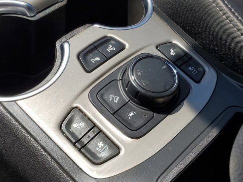 Used 2018 GMC Terrain Denali w/ Advanced Safety Package image 23